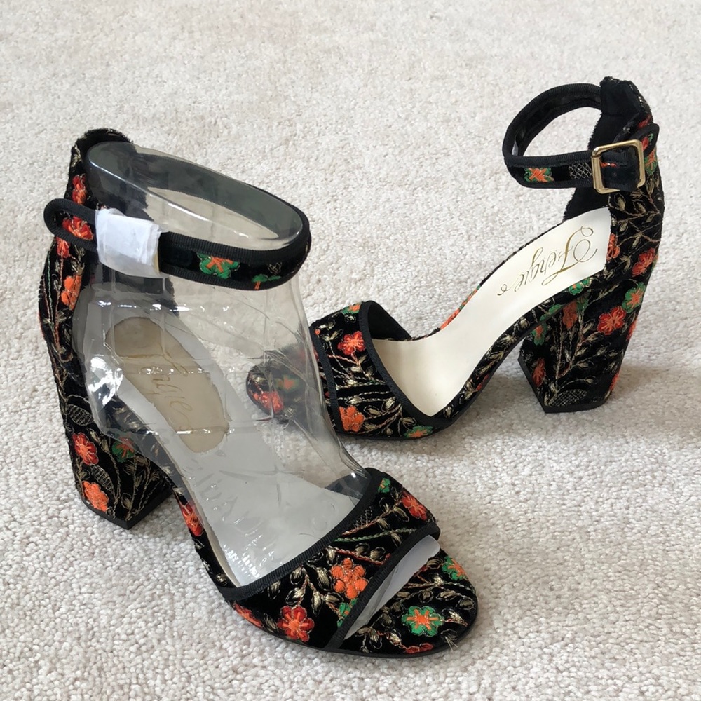 NWOB Fergie Velvet Dress Sandals